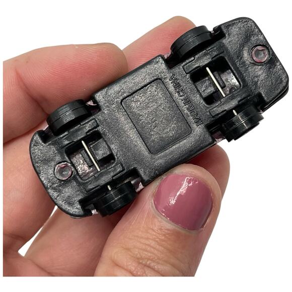 Vintage Red Fish Pattern Diecast Toy Car, Chinese Character Markings - Picture 7 of 8